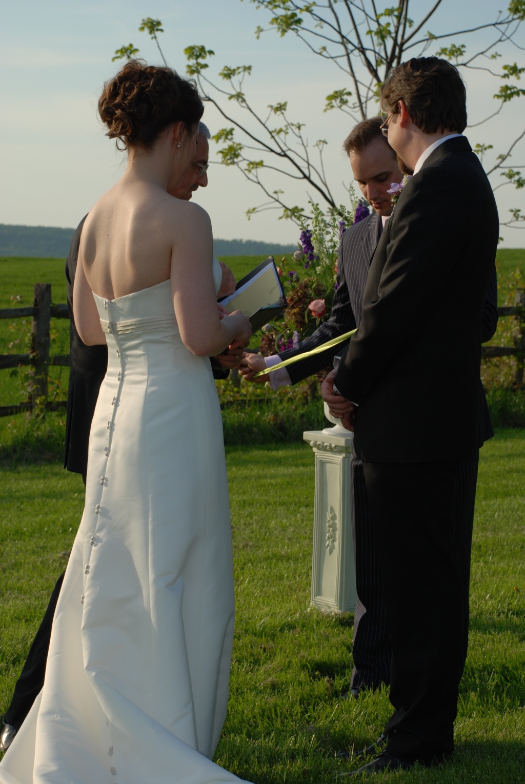 2010/04(April)/Lindsay Andrew Wedding/1024x768_2010-04-23-130 Lindsay-Andrew Wedding.jpg